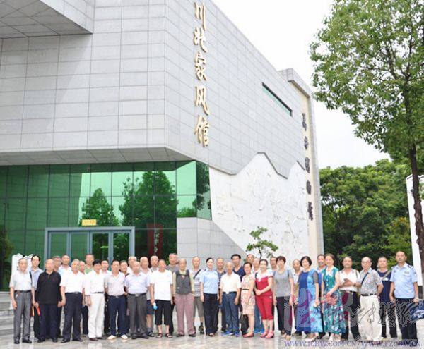广元市公安局老党员开展庆祝建党97周年系列活动
