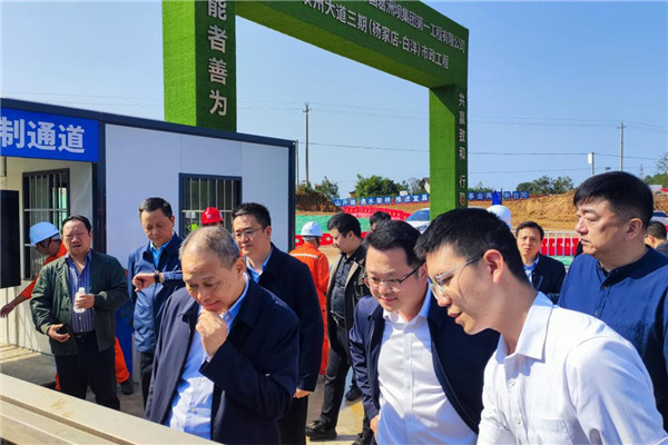宜昌副市长杨卫华考察峡州大道三期项目 肯定葛洲坝一公司的工程实力与施工经验